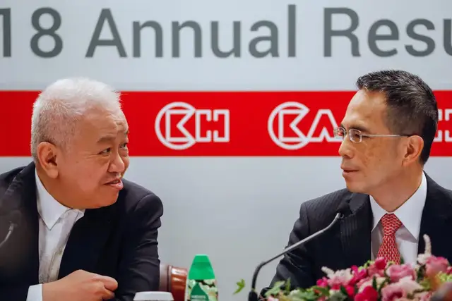 霍建宁打辅助，李嘉诚家族攒下1600亿现金